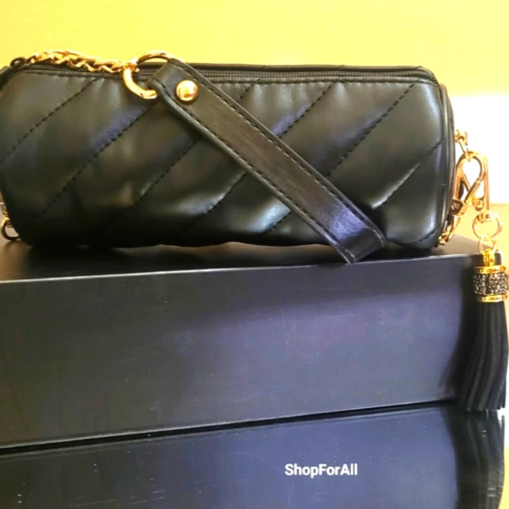 Yves Saint Laurent - Picture 2 of 16